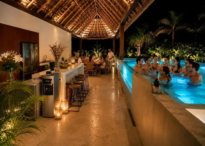 Villa 240m2 - 16 Persons - 6 - 2 Swimming Pool - 3 Jacuzzis Tulum