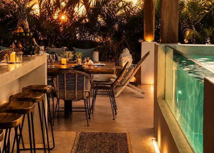 240m2 - 16 Persons - 6 - 2 Swimming Pool - 3 Jacuzzis Villa Tulum