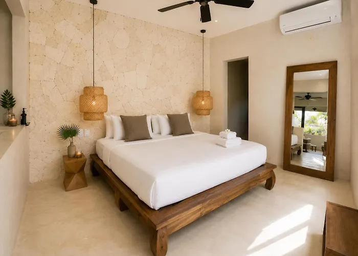 Villa 240m2 - 16 Persons - 6 - 2 Swimming Pool - 3 Jacuzzis *