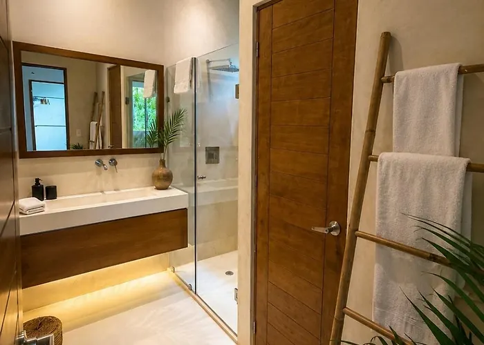 Villa 240m2 - 16 Persons - 6 - 2 Swimming Pool - 3 Jacuzzis *