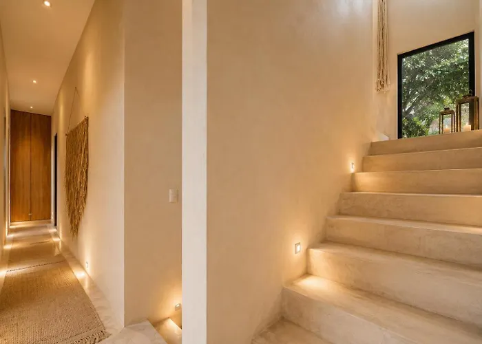 240m2 - 16 Persons - 6 - 2 Swimming Pool - 3 Jacuzzis