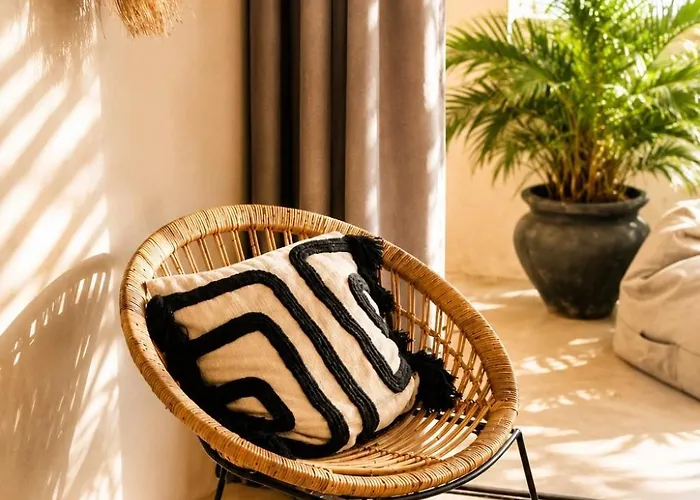 240m2 - 16 Persons - 6 - 2 Swimming Pool - 3 Jacuzzis Villa